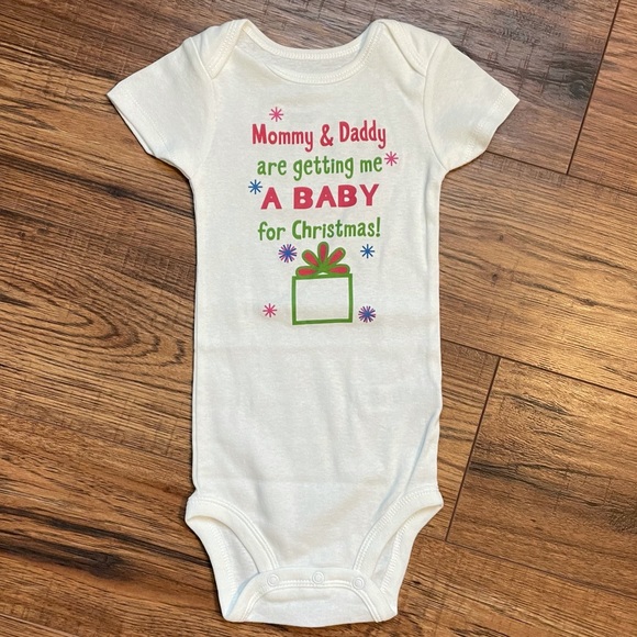Custom Made Christmas Baby Announcement Onesie - Picture 1 of 2
